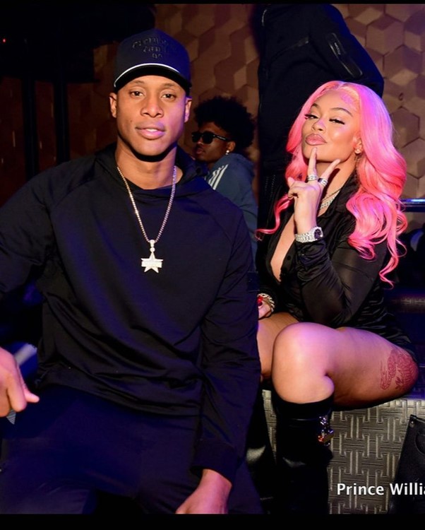 Republic Lounge club Atlanta guy and girl having fun go out tonight party dance clubbing