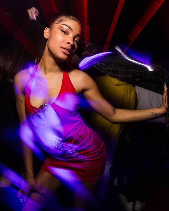 Republic club Milan pretty brunette girl book your vip table celebrate birthday 