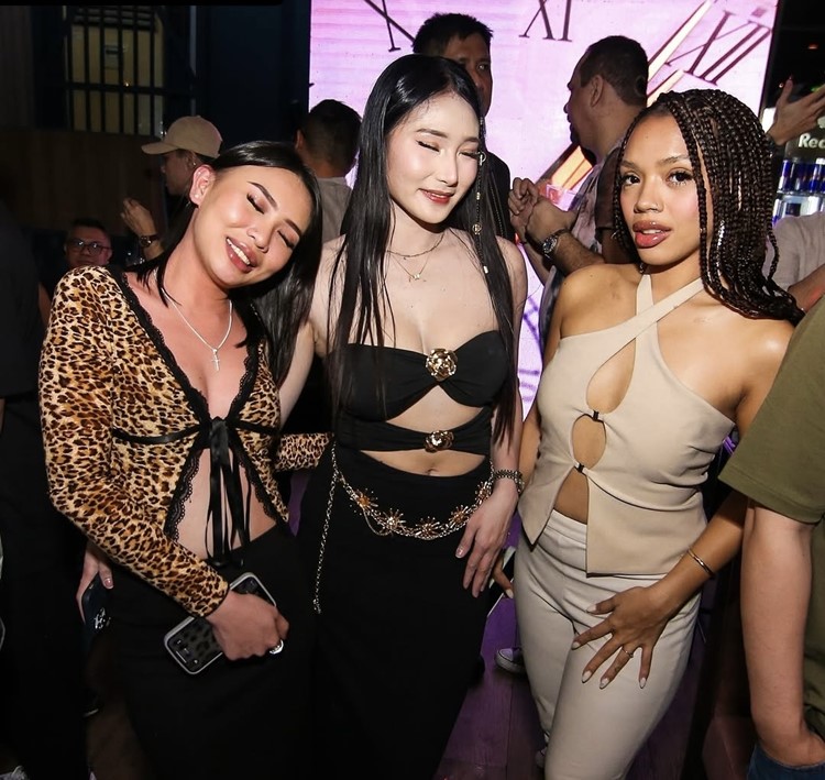 Soirée dans la boîte Revel At The Palace VIP à Manila. Trouvez des promoteurs pour la liste des invités sur Clubbable