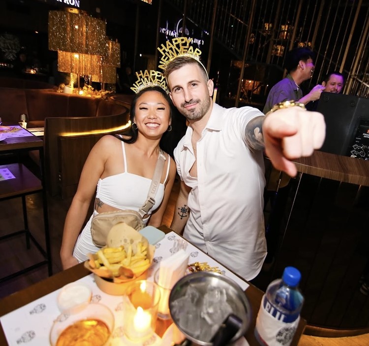 Soirée dans la boîte Revel At The Palace VIP à Manila. Trouvez des promoteurs pour la liste des invités sur Clubbable