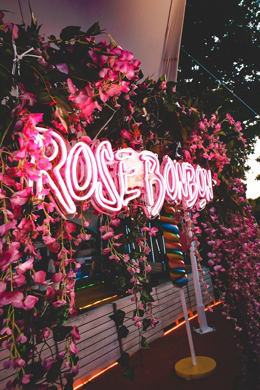 Rose Bonbon club Paris gorgeous girls guest list blonde brunette dresscode balloons celebrate party all night vip