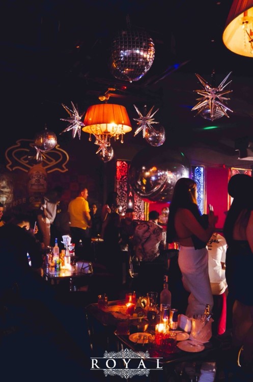 Soirée dans la boîte Royal VIP à Manila. Trouvez des promoteurs pour la liste des invités sur Clubbable