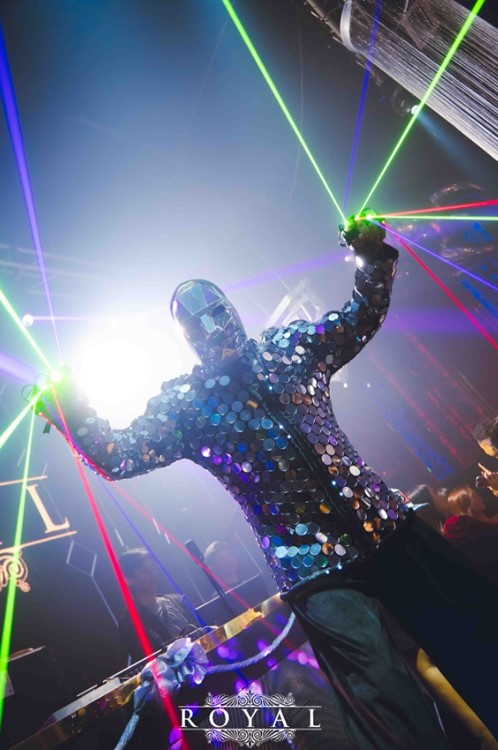 Soirée dans la boîte Royal VIP à Manila. Trouvez des promoteurs pour la liste des invités sur Clubbable