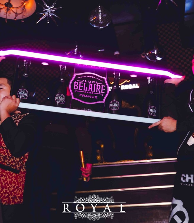 Soirée dans la boîte Royal VIP à Manila. Trouvez des promoteurs pour la liste des invités sur Clubbable