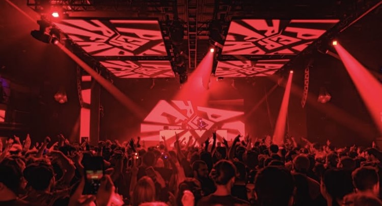 Soirée dans la boîte Royale VIP à Boston. Trouvez des promoteurs pour la liste des invités sur Clubbable