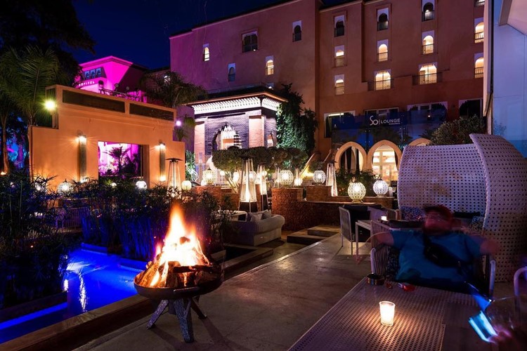 So Lounge Marrakech night view of the club terrace lights ambience clubstaurant food drinks alcohol