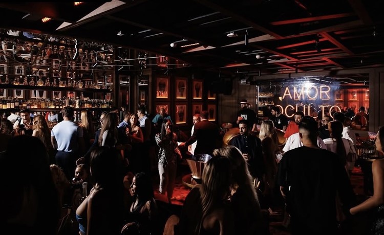 Soirée dans la boîte Salvaje VIP à Dubai. Trouvez des promoteurs pour la liste des invités sur Clubbable