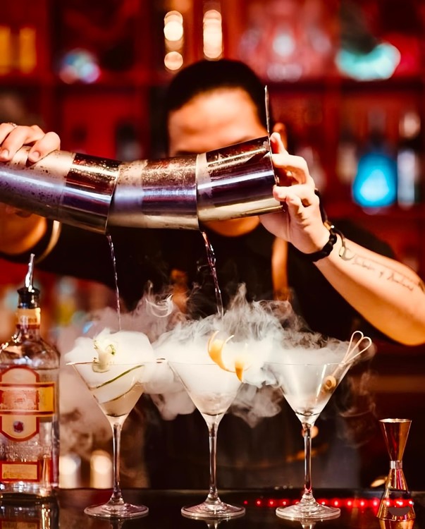 Soirée dans la boîte Scandal VIP à Dubai. Trouvez des promoteurs pour la liste des invités sur Clubbable