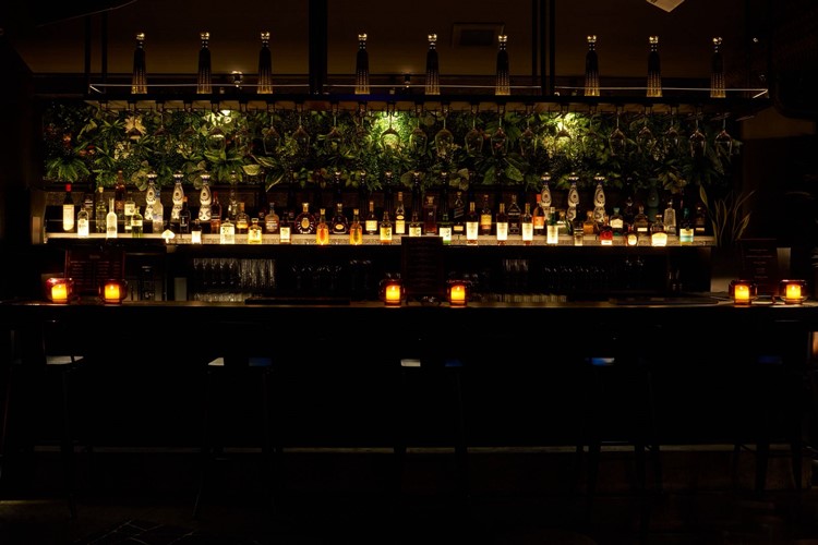 Soirée dans la boîte Sette VIP à Tokyo. Trouvez des promoteurs pour la liste des invités sur Clubbable