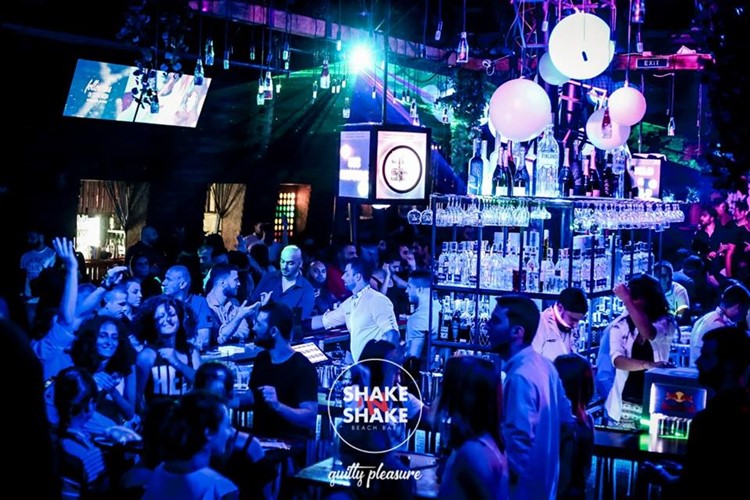 Shake n Shake nightclub Belgrade crowd dancing fun night balloons special effects lights day club fun parties