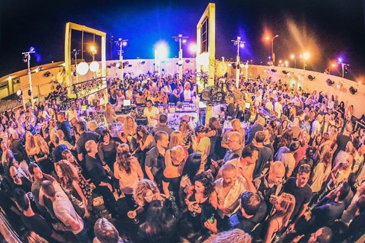 Shalvata nightclub Tel Aviv big crowd partying