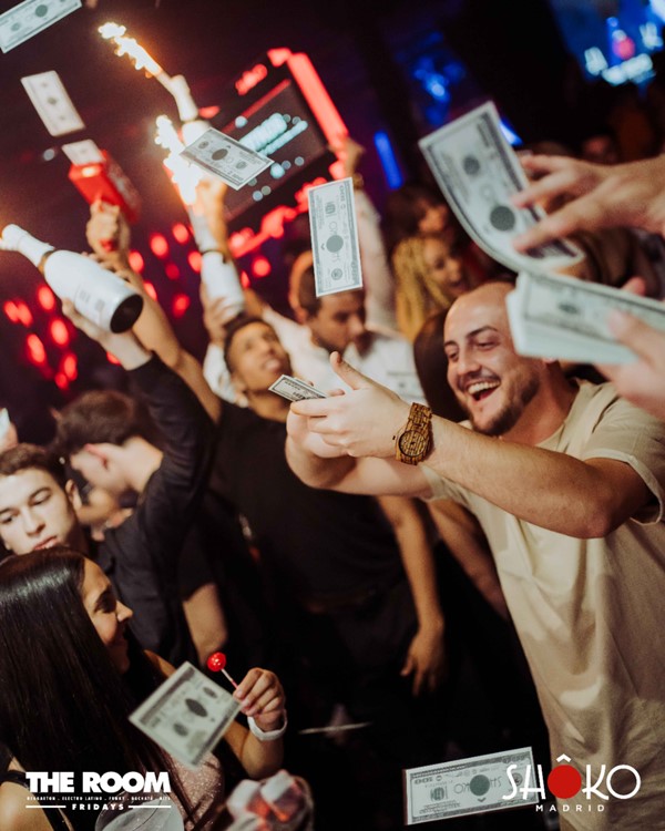 Shoko nightclub Madrid bottle parade fun party celebration VIPs