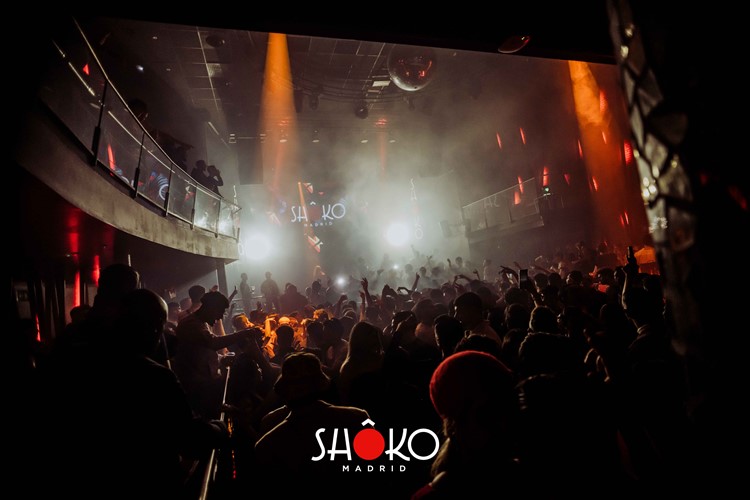 Shoko nightclub Madrid big crowd event party live dj music people dancing clubbing