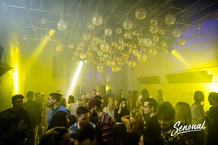 Sihlpost nightclub Zürich big party event lights show crowd dancing dj mix music