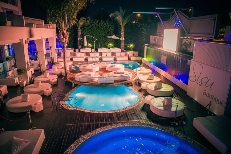 Sisu dayclub Marbella view at night