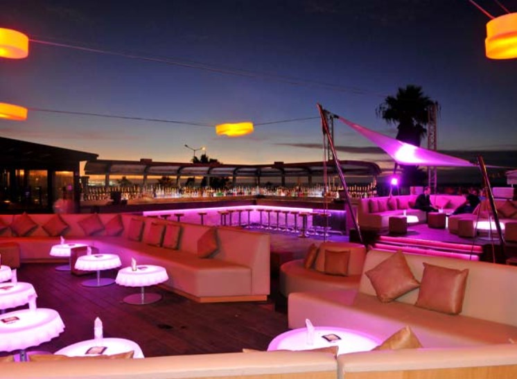 Soirée dans la boîte Sky Bar VIP à Casablanca. Trouvez des promoteurs pour la liste des invités sur Clubbable