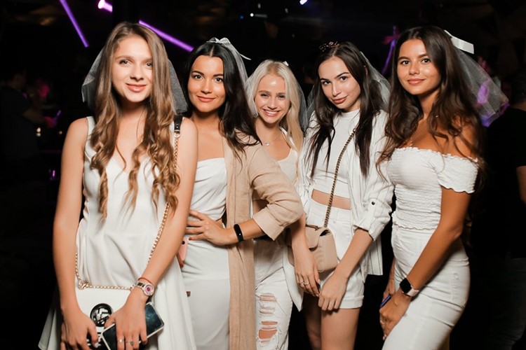 SkyBar nightclub Kiev bridesmaids hen stag parties best club to celebrate party all night drink cocktails dresscode