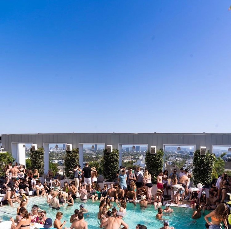 Soirée dans la boîte Skybar at Mondrian VIP à Los Angeles. Trouvez des promoteurs pour la liste des invités sur Clubbable