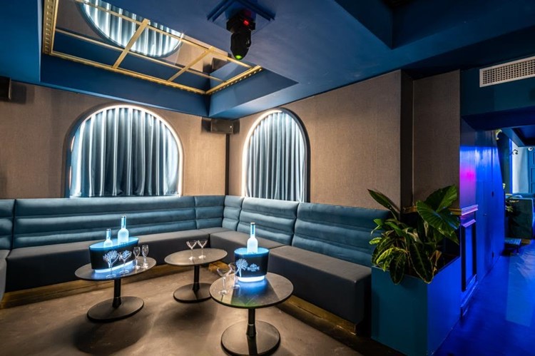 Soirée dans la boîte Skyfall VIP à Cannes. Trouvez des promoteurs pour la liste des invités sur Clubbable