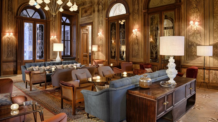 Party at Soho House VIP nightclub in London. Find promoters for guest list in Clubbable