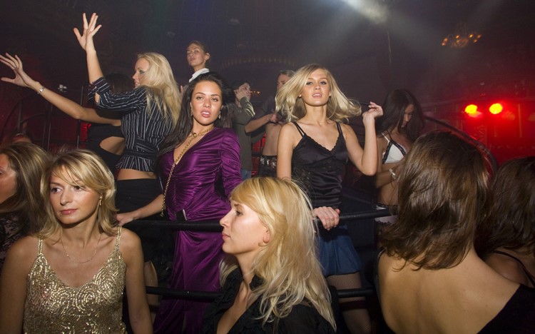 Soho Rooms nightclub Moscow blonde girls dancing and having fun