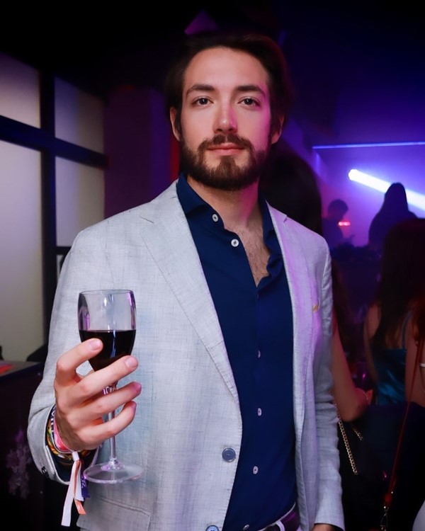 Sound nightclub Milan handsome guy drinking wine go out have fun book your vip table