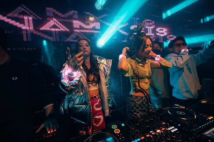 Soirée dans la boîte Space VIP à Hong Kong. Trouvez des promoteurs pour la liste des invités sur Clubbable