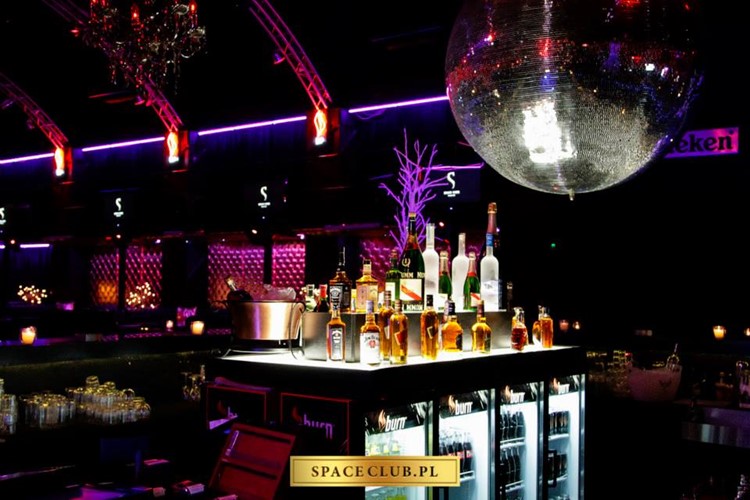Space Club nightclub Warsaw drinks alcohol expensive bottles of champagne vodka bottles