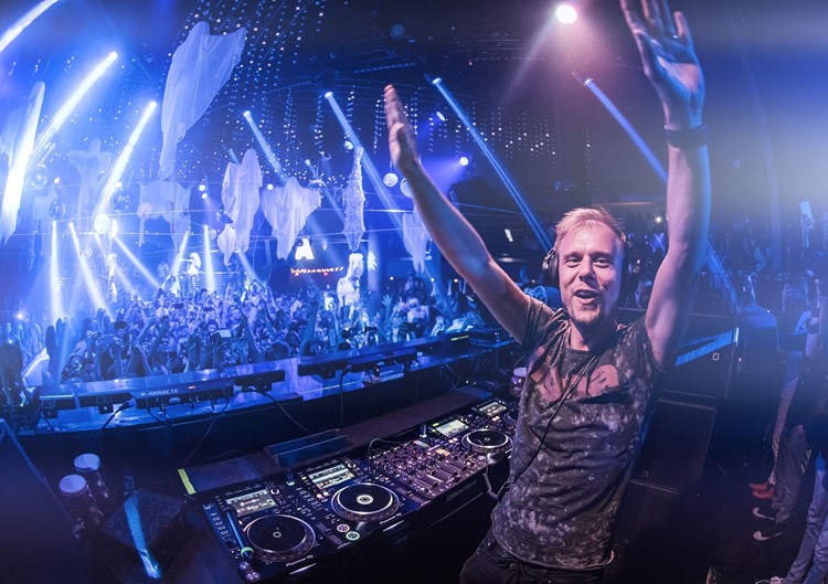 Story nightclub in Miami dj live music techno electro house live dance