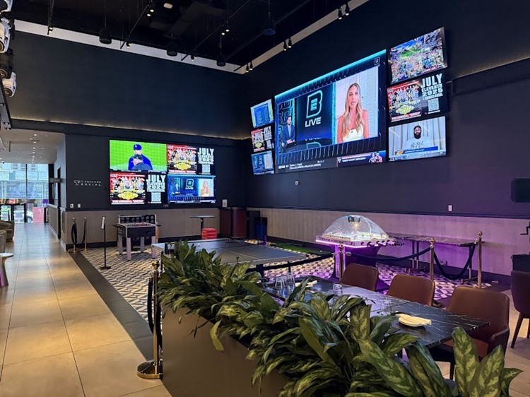 Party at T-Squared Social VIP nightclub in New York. Find promoters for guest list in Clubbable