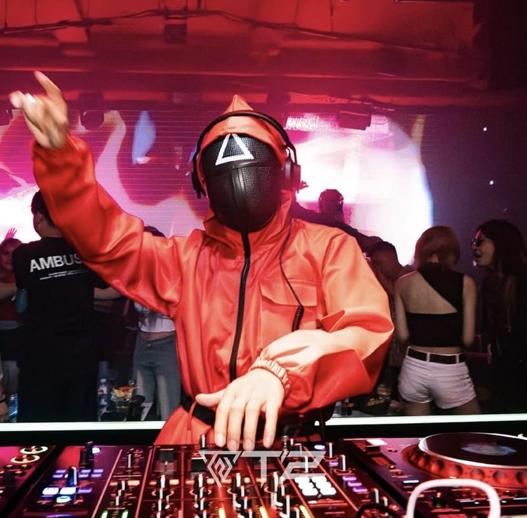 Party at T2 Shinjuku VIP nightclub in Tokyo. Find promoters for guest list in Clubbable