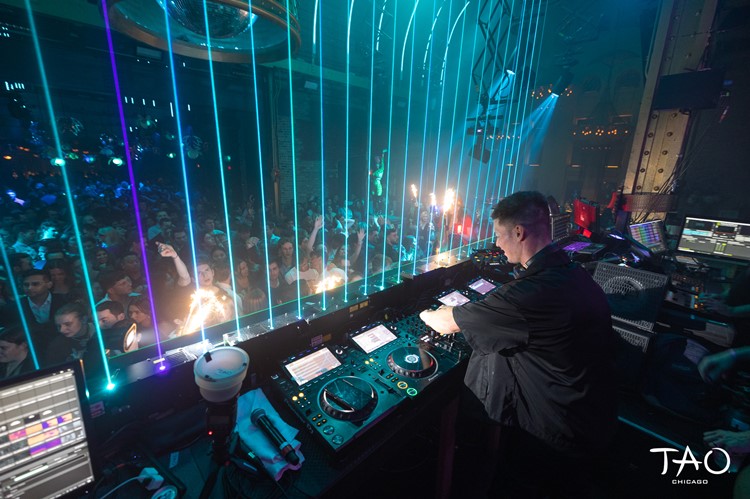 Tao nightclub Chicago live music dance all night clubbing club fun 