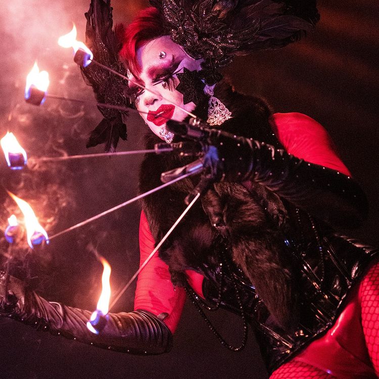 Teatro Magno nightclub Marid costume fire show event party go out tonight 