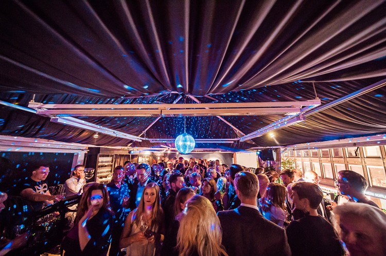 Soirée dans la boîte Teatteri VIP à Helsinki. Trouvez des promoteurs pour la liste des invités sur Clubbable