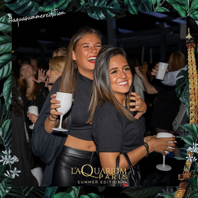 Terrace de L'Aquarium Paris club girls drinking champagne fun party event dance all night live dj music house techno 