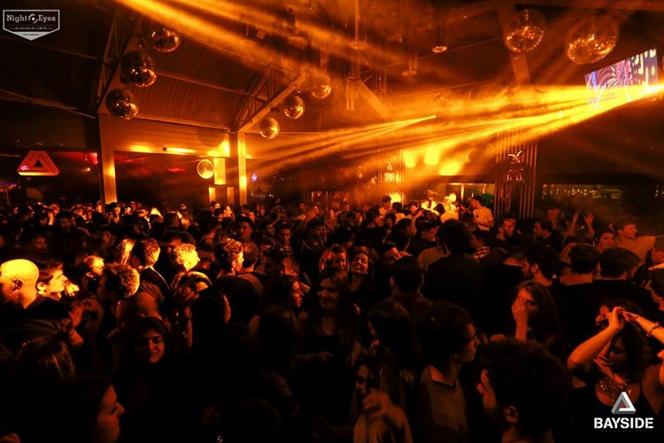 Terrazas del Este nightclub Buenos Aires crowd partying dancing drinking