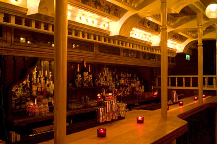 London में वीआईपी नाइट क्लब The Box में पार्टी। Clubbable में अतिथि सूची के लिए प्रमोटर खोजें