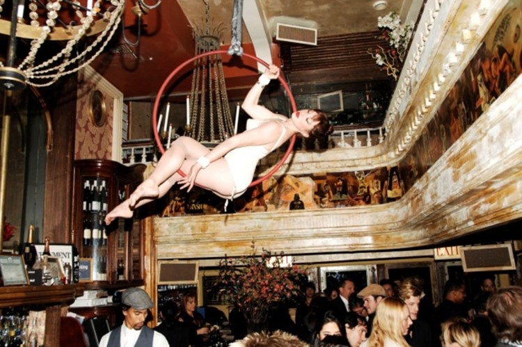 Party at The Box VIP nightclub in New York. Find promoters for guest list in Clubbable