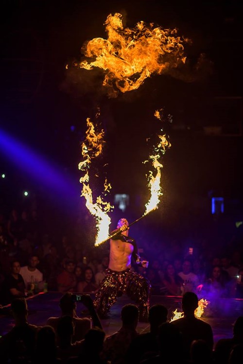 The City nightclub Cancun party show people having fun