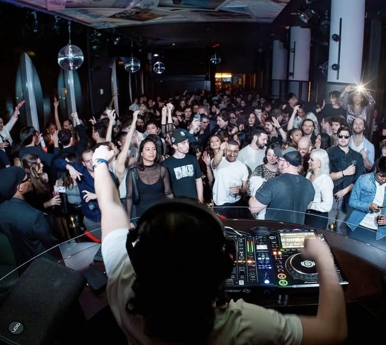 Party at The Club by Mr Purple VIP nightclub in New York. Find promoters for guest list in Clubbable