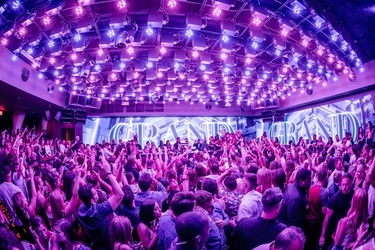 Soirée dans la boîte The Grand VIP à Boston. Trouvez des promoteurs pour la liste des invités sur Clubbable