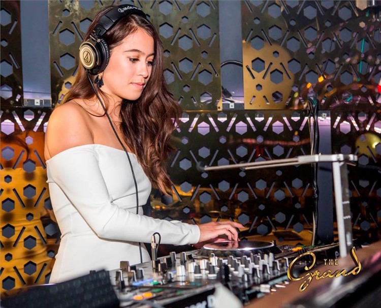 The Grand nightclub San Francisco sexy dj girls brunette all white party