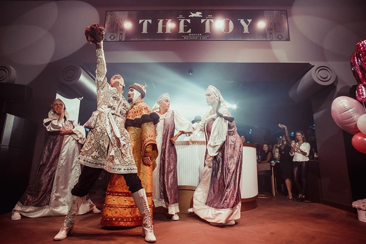 The Toy clubstaurant Moscow nightclub experience party all night where to go out must see explore the city best shows events music dance drink