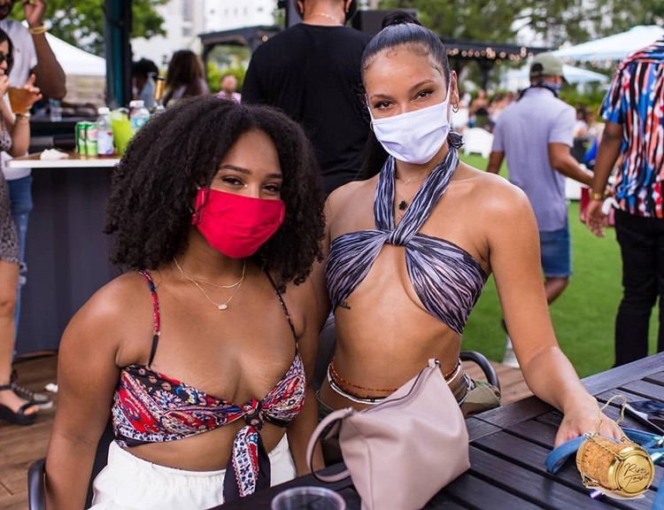 The Urban club Miami pretty girls go out tonight fun club