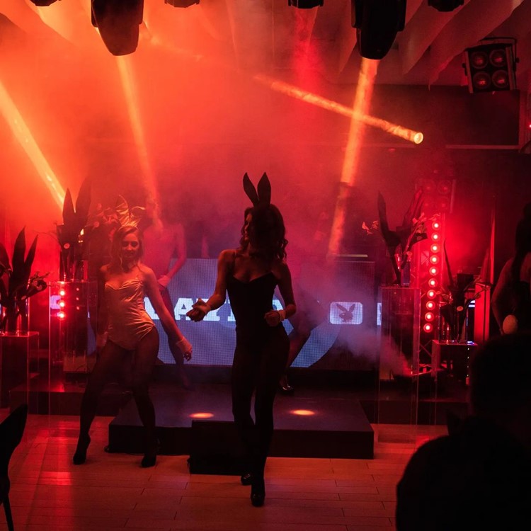 Dubai में वीआईपी नाइट क्लब The Velvet Room में पार्टी। Clubbable में अतिथि सूची के लिए प्रमोटर खोजें