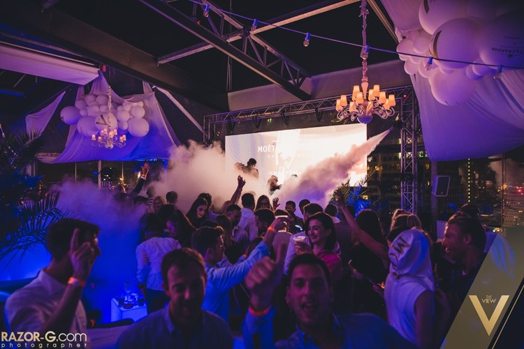 The View nightclub Warsaw table booking celebration reserve your table now book alcohol bottles show champagne party all night best club