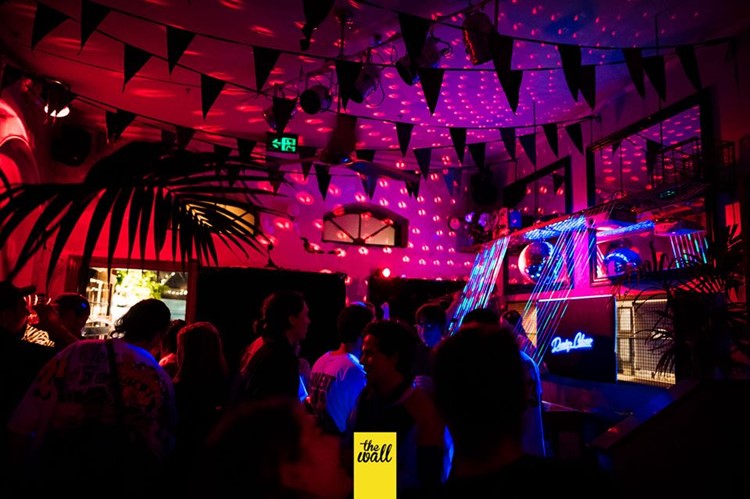 The World Bar club nightclub Sydney party dance floor