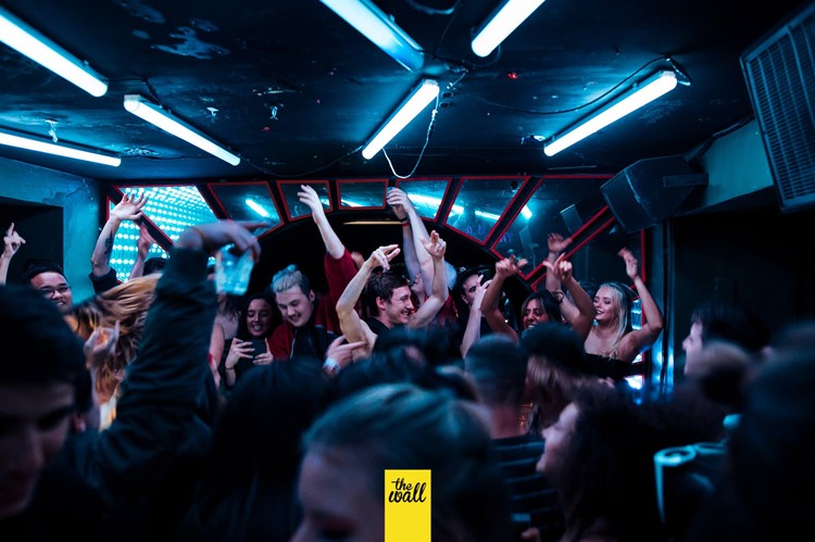 The World Bar club nightclub Sydney party people dancing