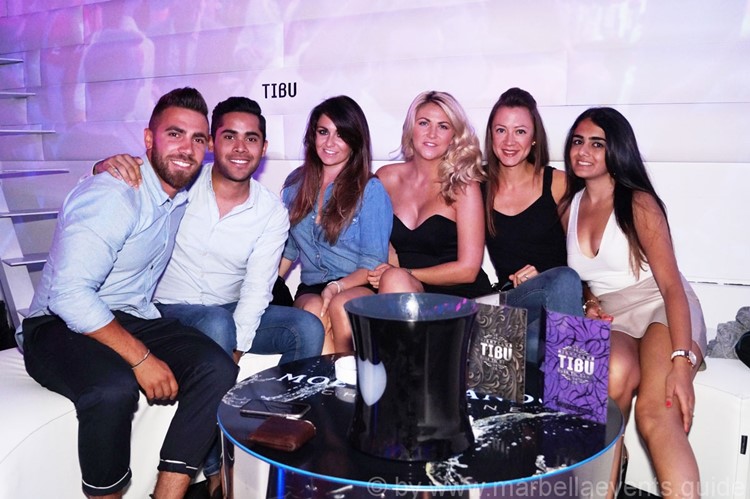 Tibu nightclub Marbella group of boys and girls having fun