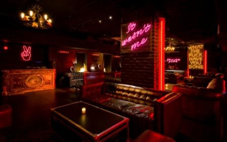 Party at Titty Twister VIP nightclub in Paris. Find promoters for guest list in Clubbable